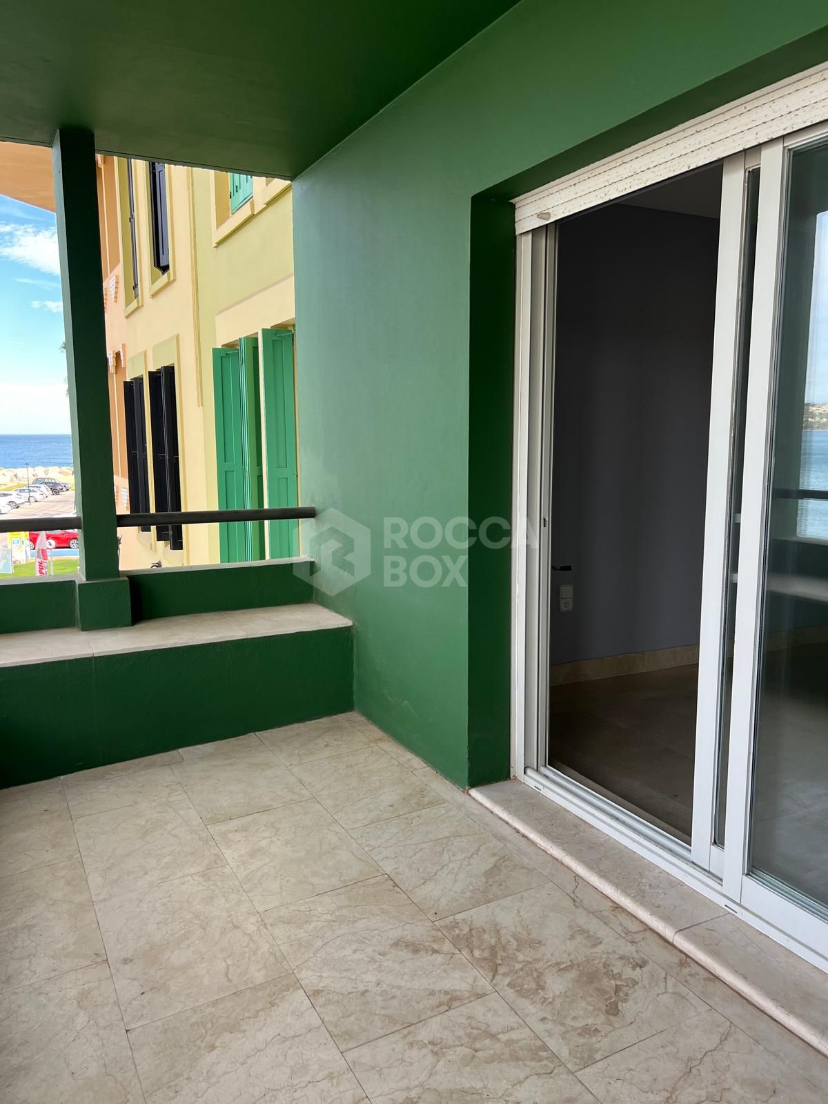 *Charming Marina Apartment with Stunning Sea Views in Sotogrande Port*