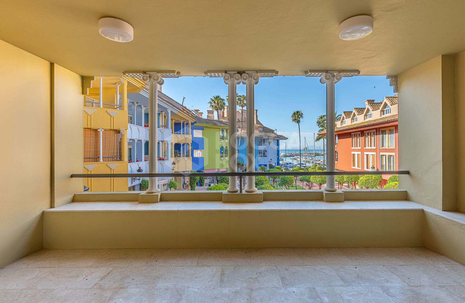 *Charming Marina Apartment with Stunning Sea Views in Sotogrande Port*