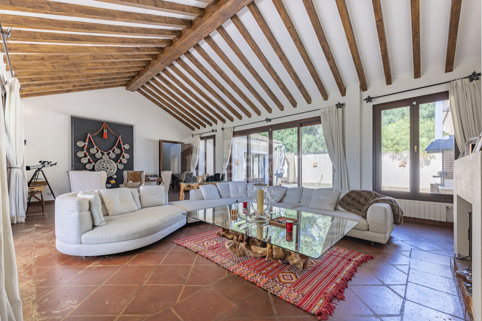 5 bedroom Expansive garden
