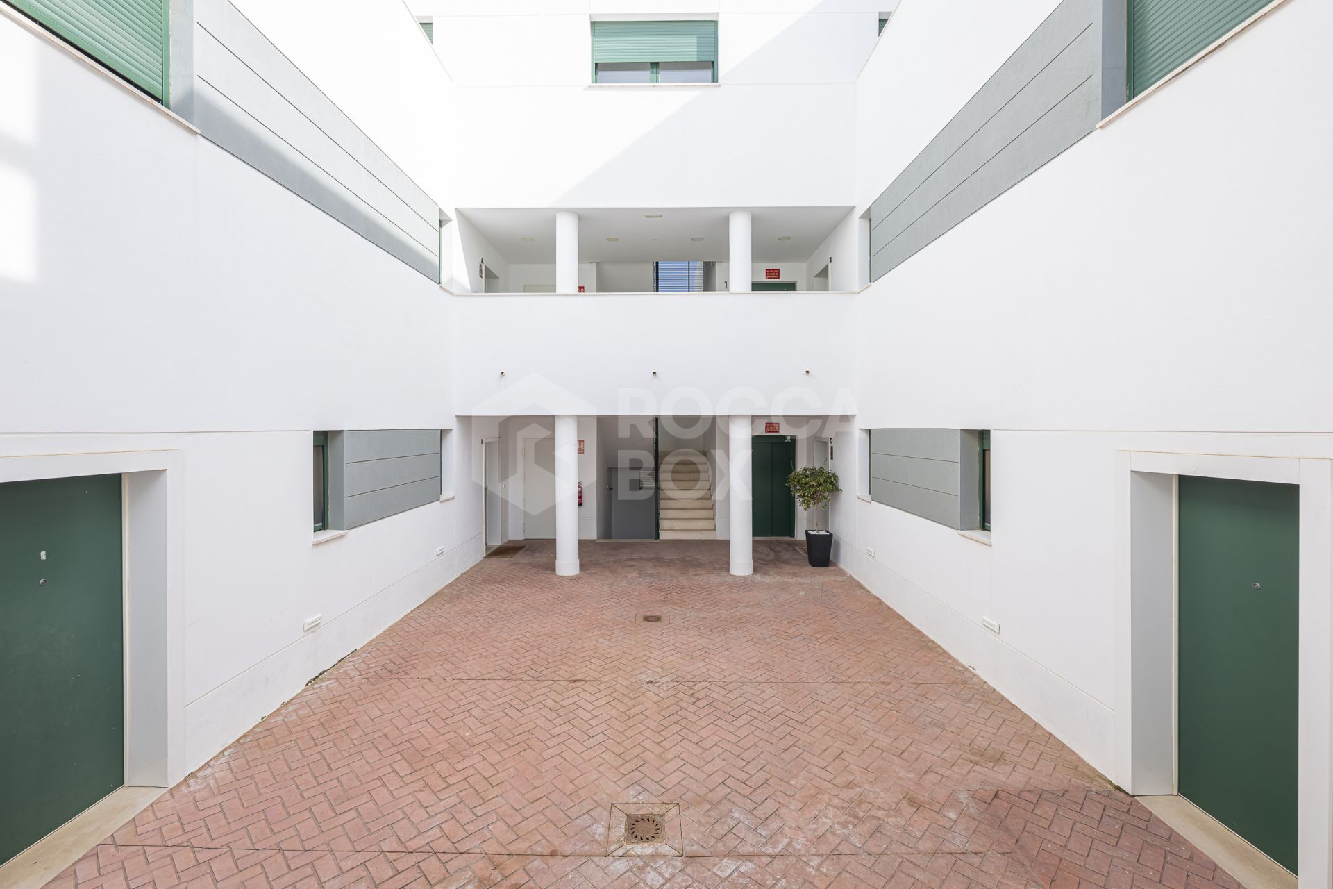 Beautiful Southwest-Facing Three-Bedroom with Two Large Terraces in La Rerserva