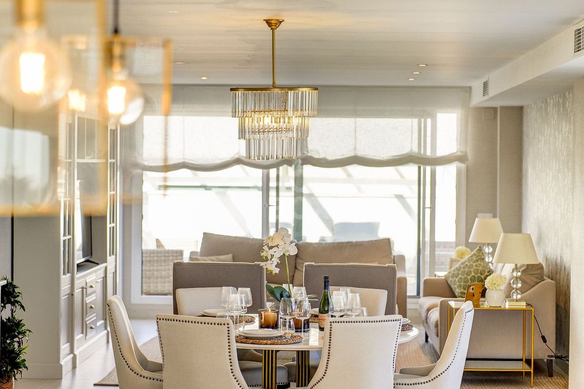 Large south-facing penthouse apartment