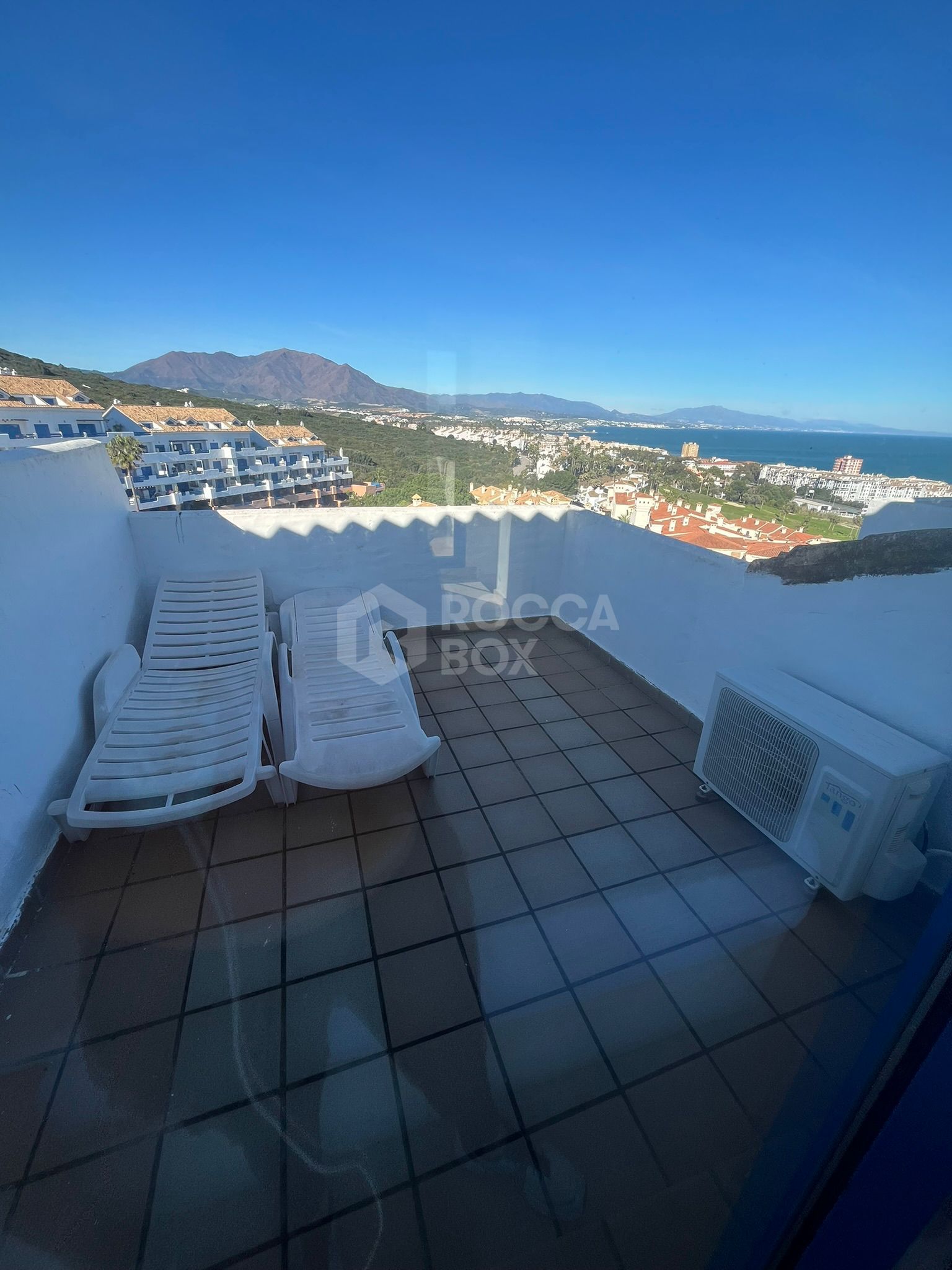 Duplex in Duquesa Suites