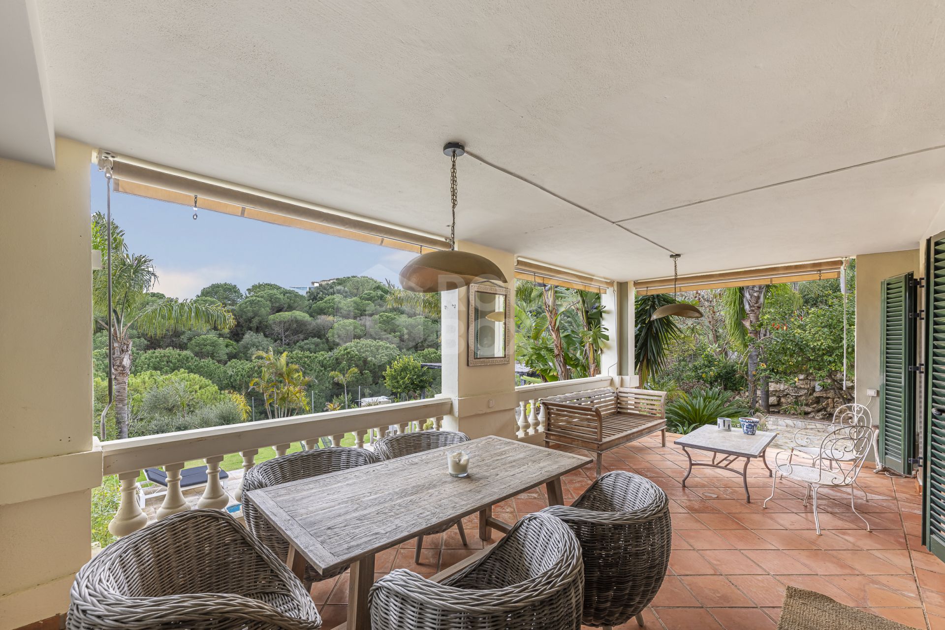 PRIVATE CORNER HOUSE SOTOGRANDE GATED SOTOGOLF
