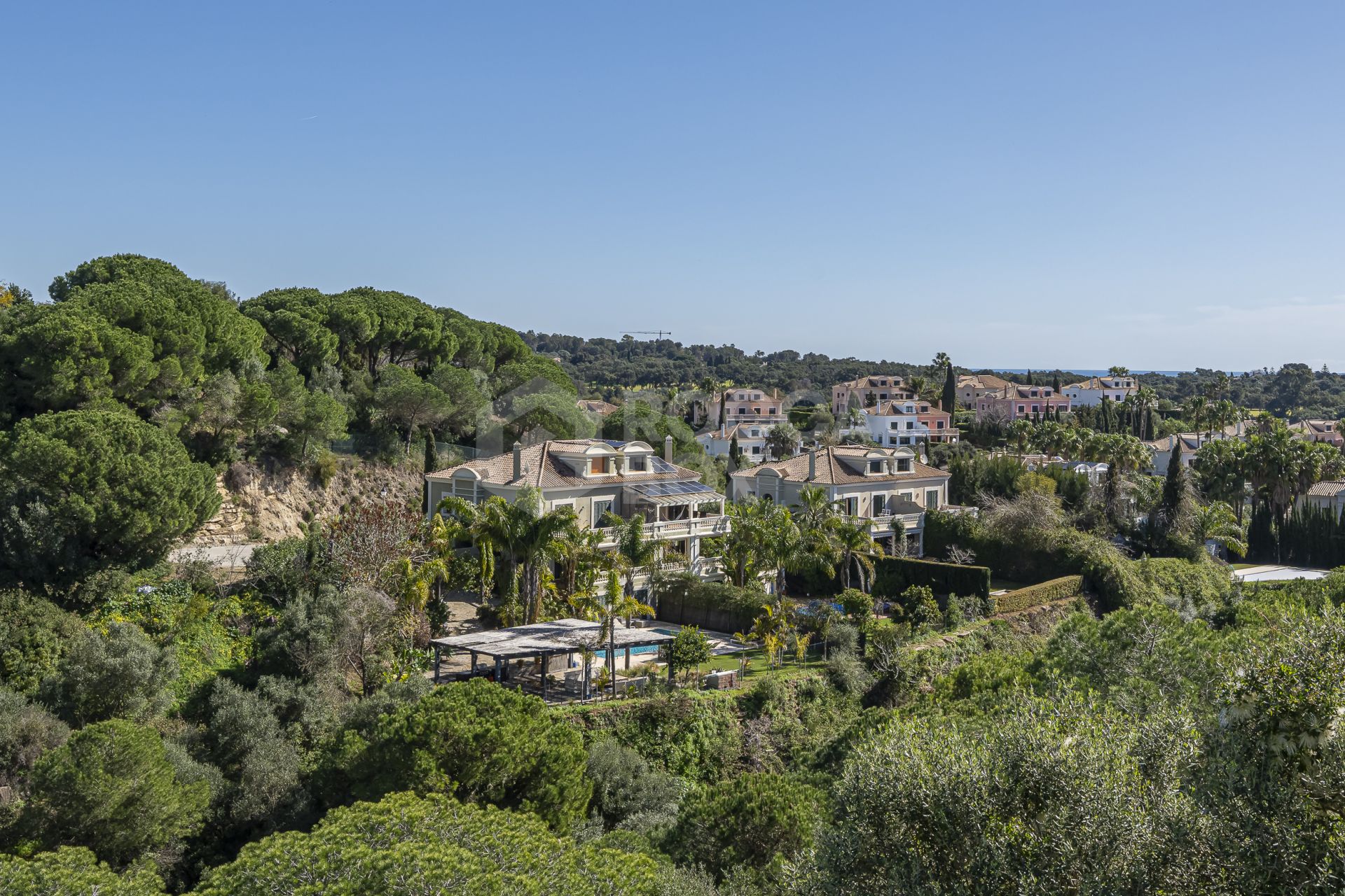 PRIVATE CORNER HOUSE SOTOGRANDE GATED SOTOGOLF