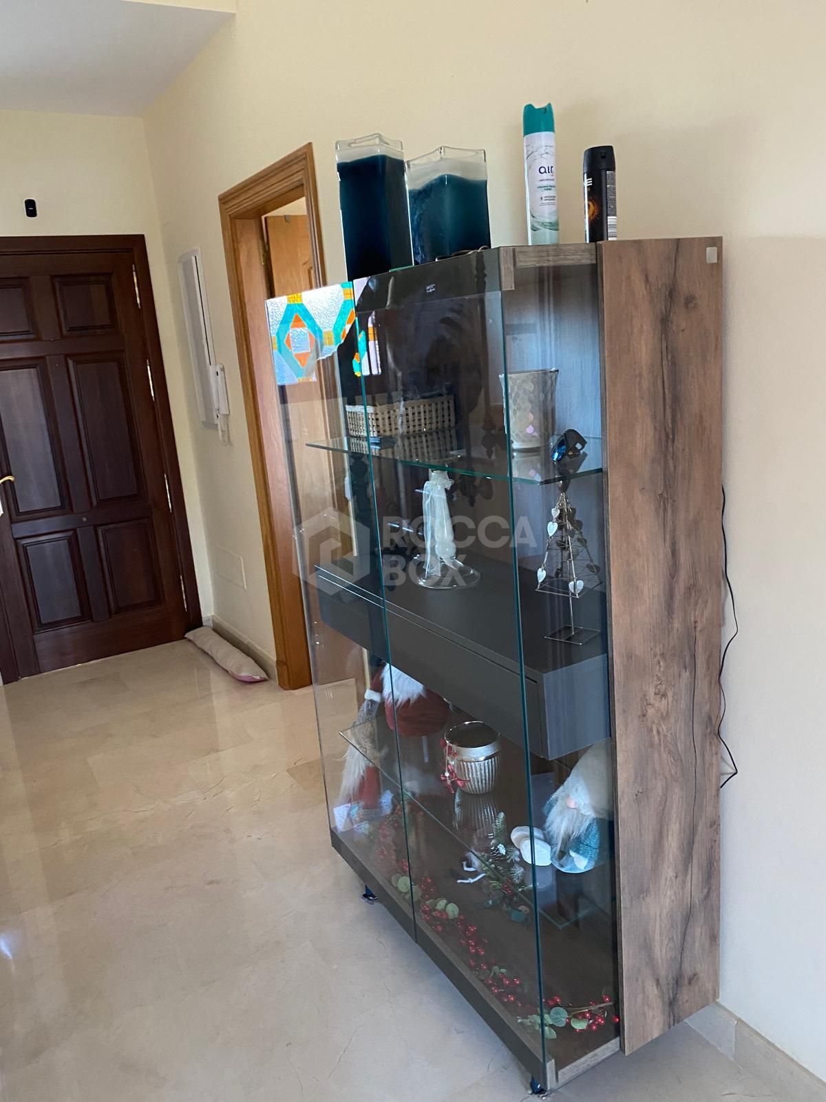 Discover this impressive townhouse in private urbanisation Coín