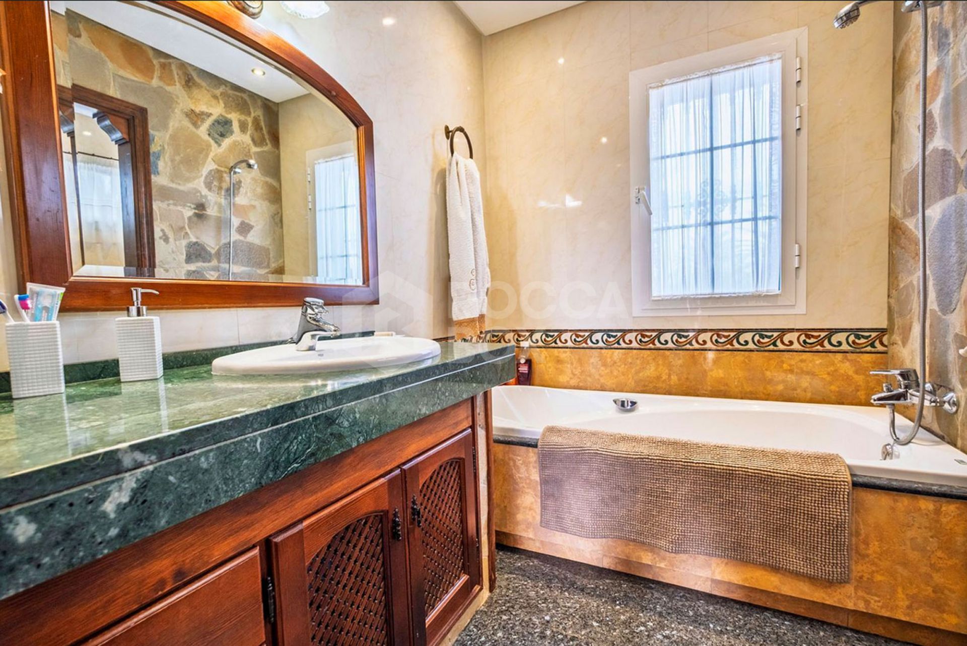 **Finca for Sale in Alhaurín el Grande**