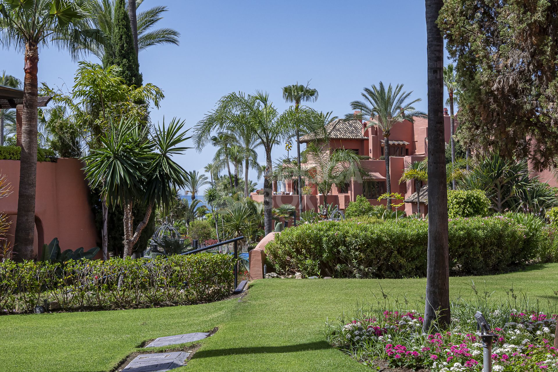 Renovated Luxury ground floor apartment in Five Star Beach Front Urbanisation Torre Bermeja Estepona