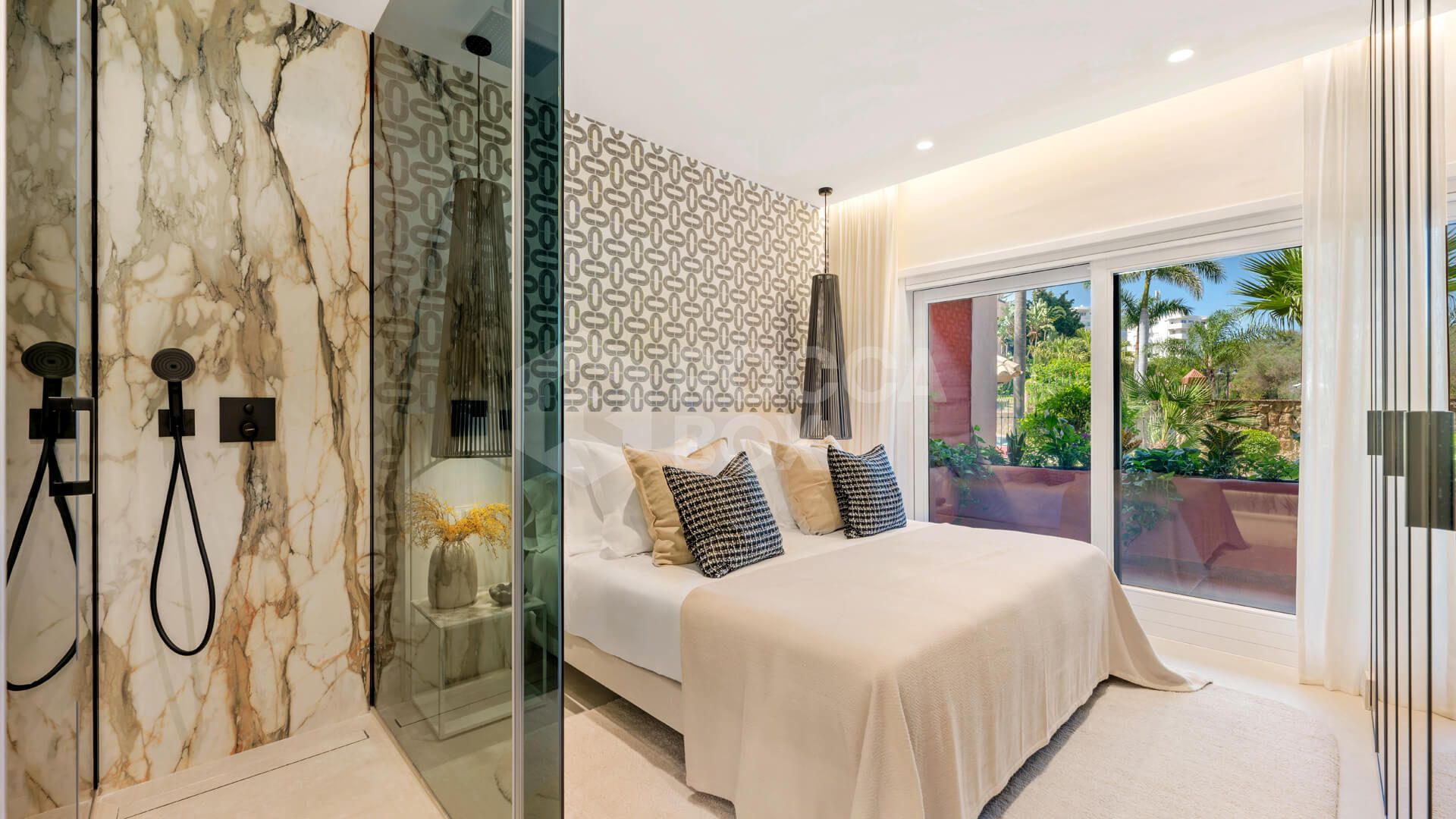 Renovated Luxury ground floor apartment in Five Star Beach Front Urbanisation Torre Bermeja Estepona