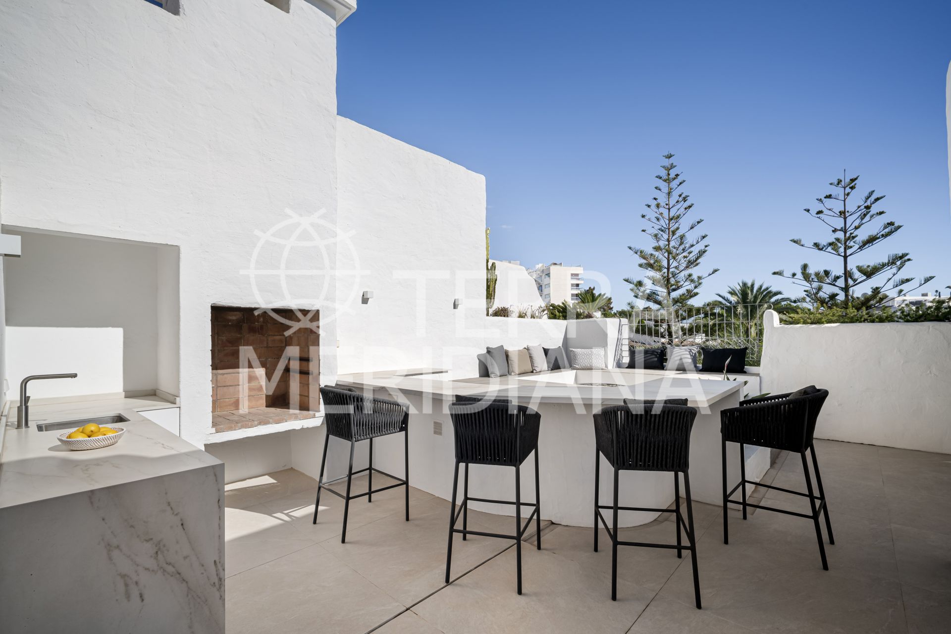 Duplex Penthouse in Alhambra del Mar, Marbella