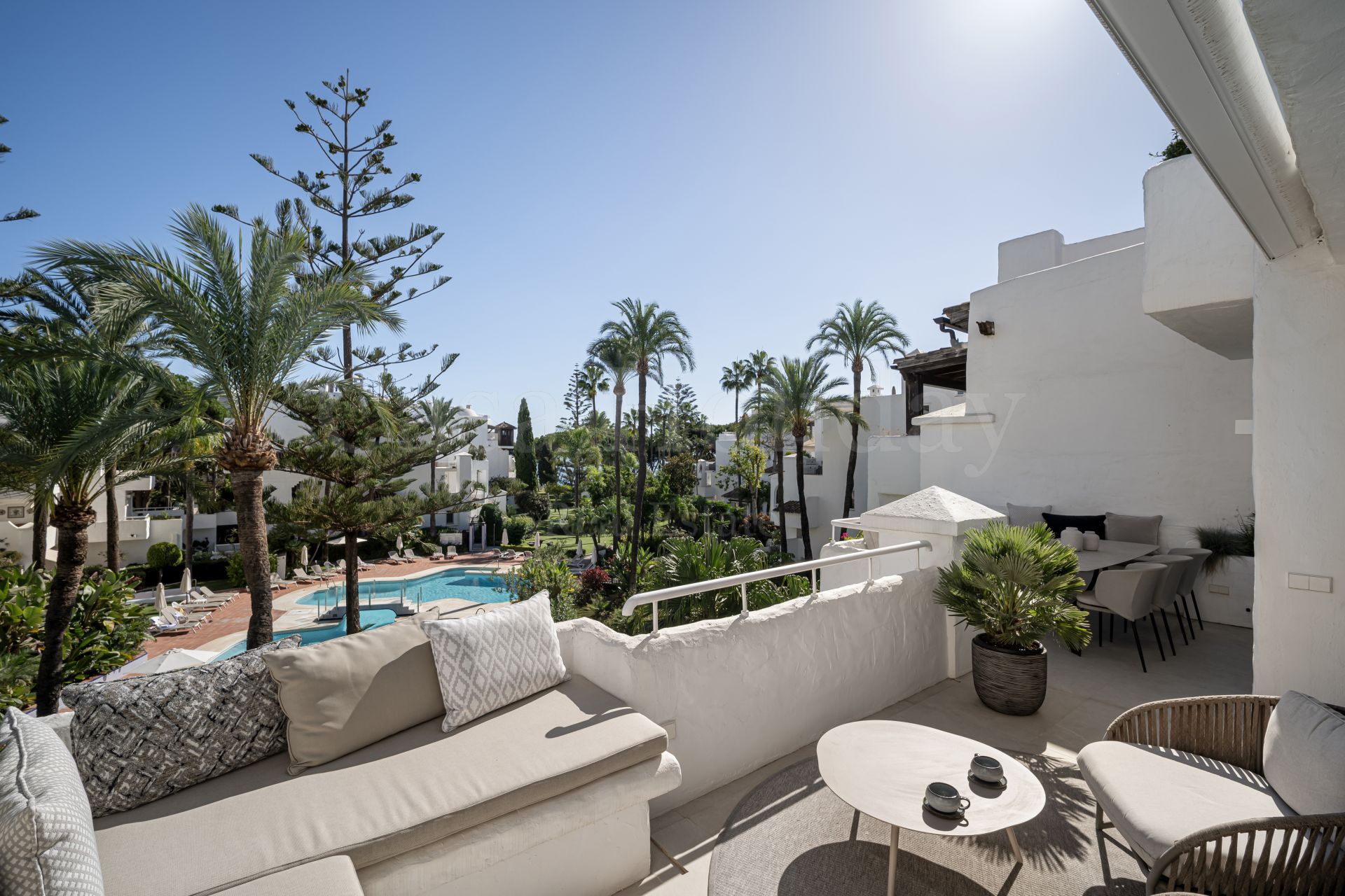 Atico Duplex en Alhambra del Mar, Marbella