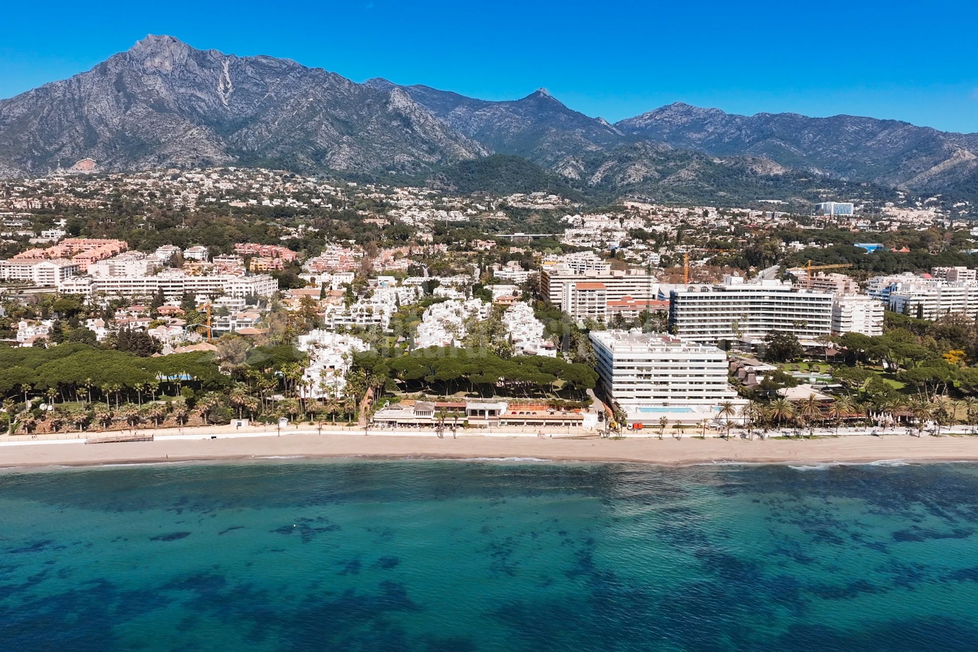 Duplex Penthouse in Alhambra del Mar, Marbella