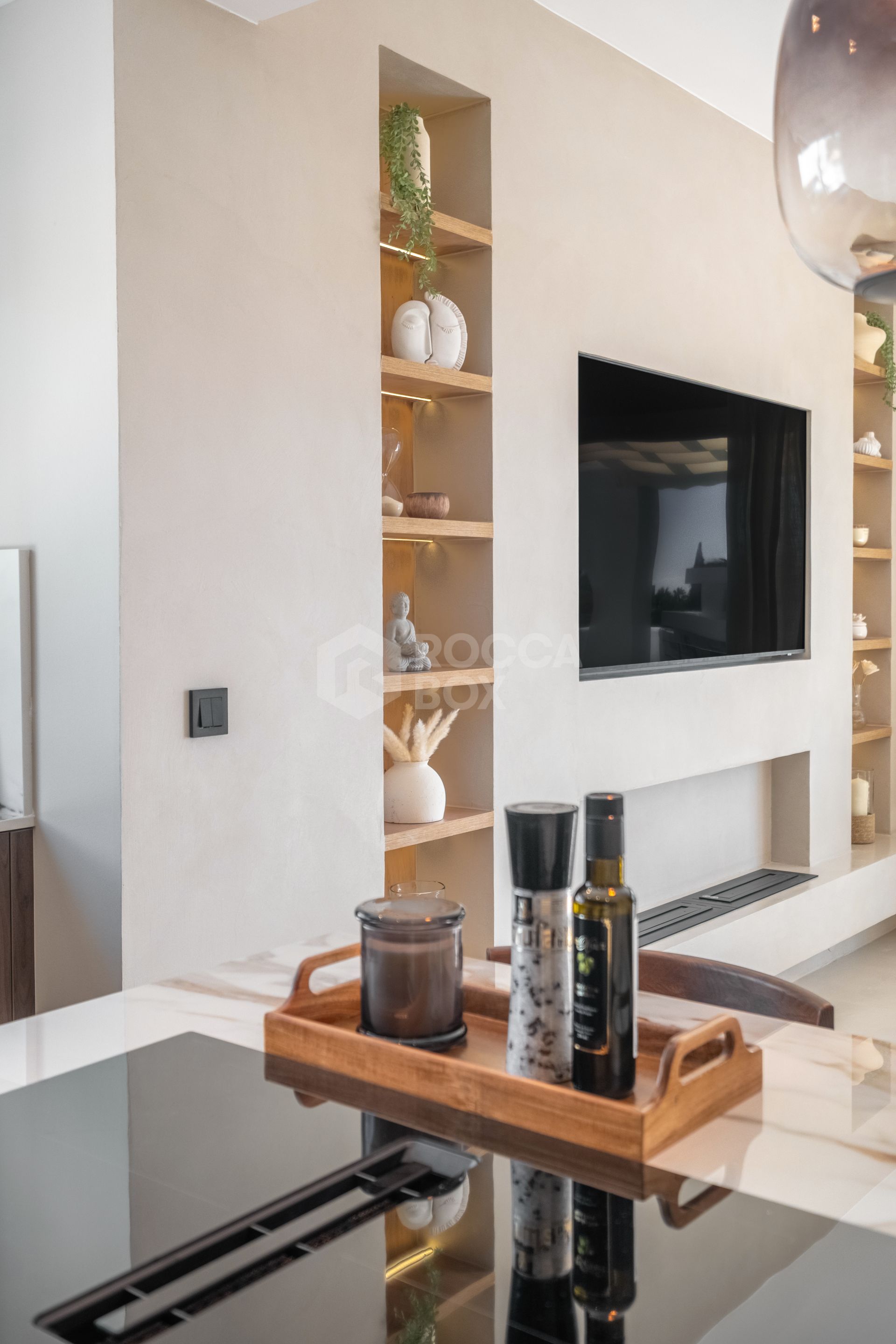 Newly renovated penthouse in La Quinta Village with panoramic sea views, spacious terraces and gated community living near Puerto Banús and top golf courses.