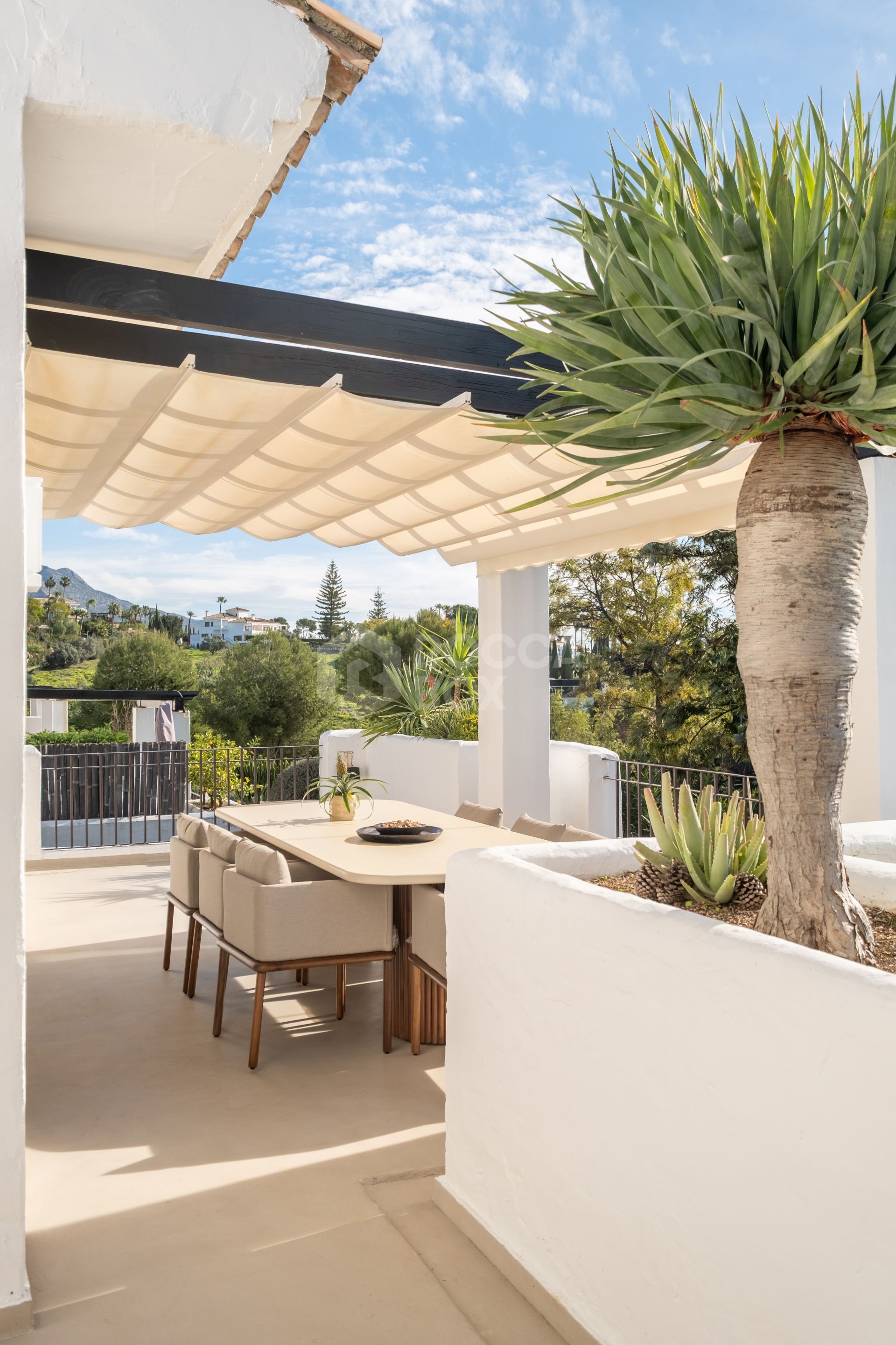 Newly renovated penthouse in La Quinta Village with panoramic sea views, spacious terraces and gated community living near Puerto Banús and top golf courses.