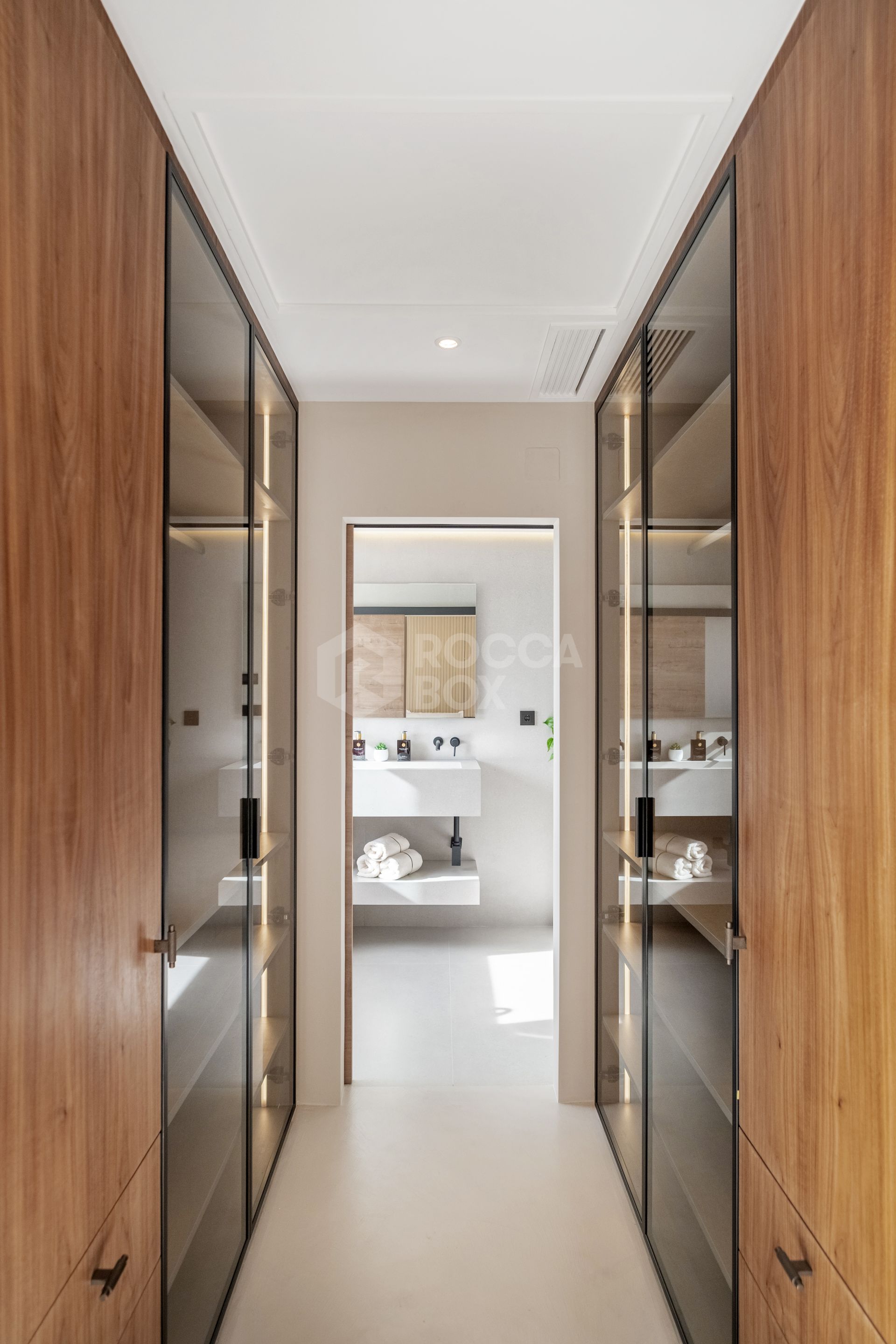 Newly renovated penthouse in La Quinta Village with panoramic sea views, spacious terraces and gated community living near Puerto Banús and top golf courses.