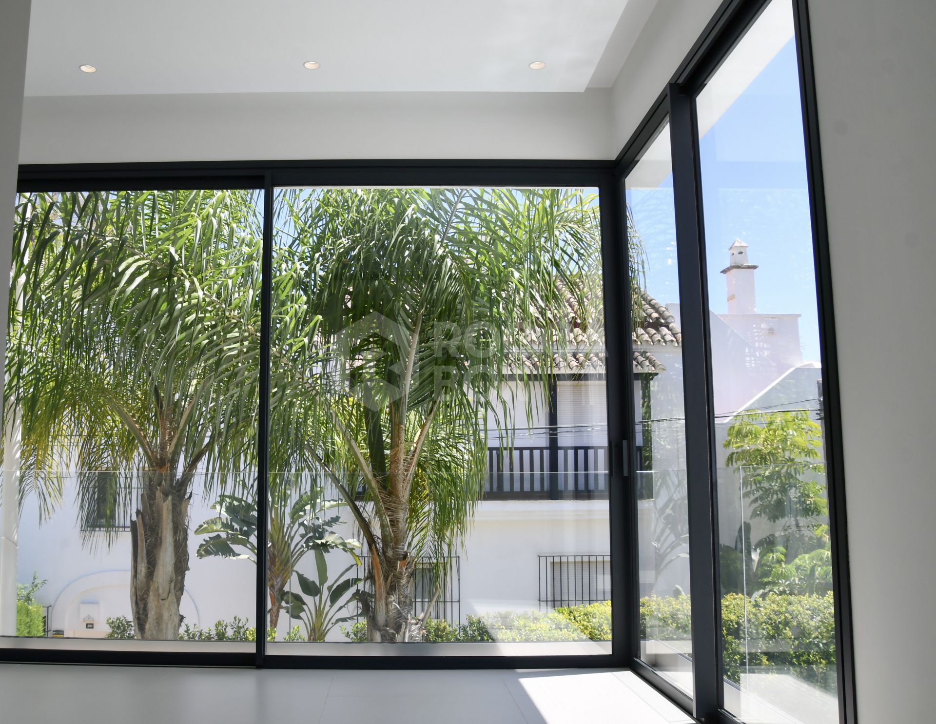 Luxury Brand New Villa, Golden Mile