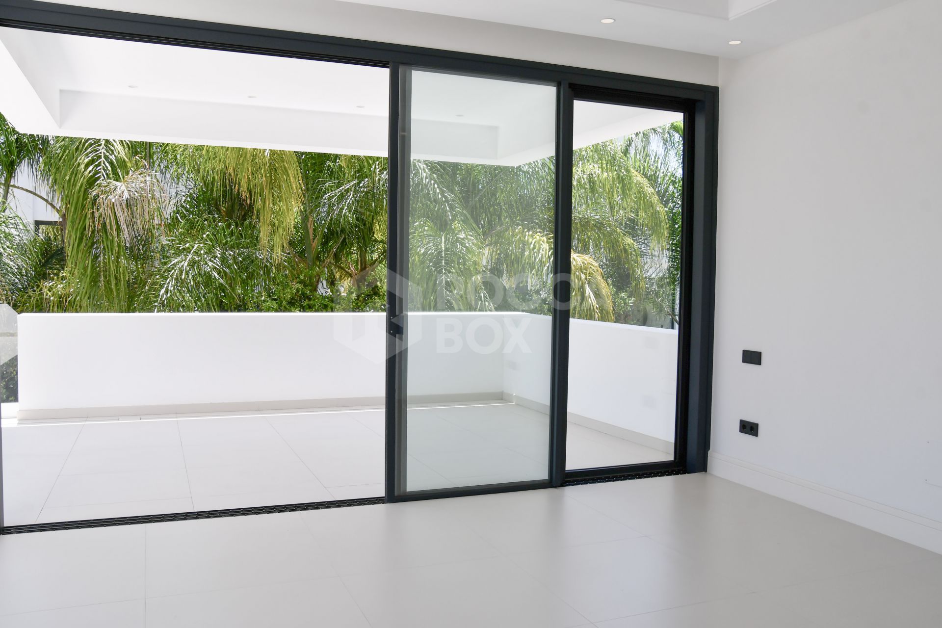 Luxury Brand New Villa, Golden Mile