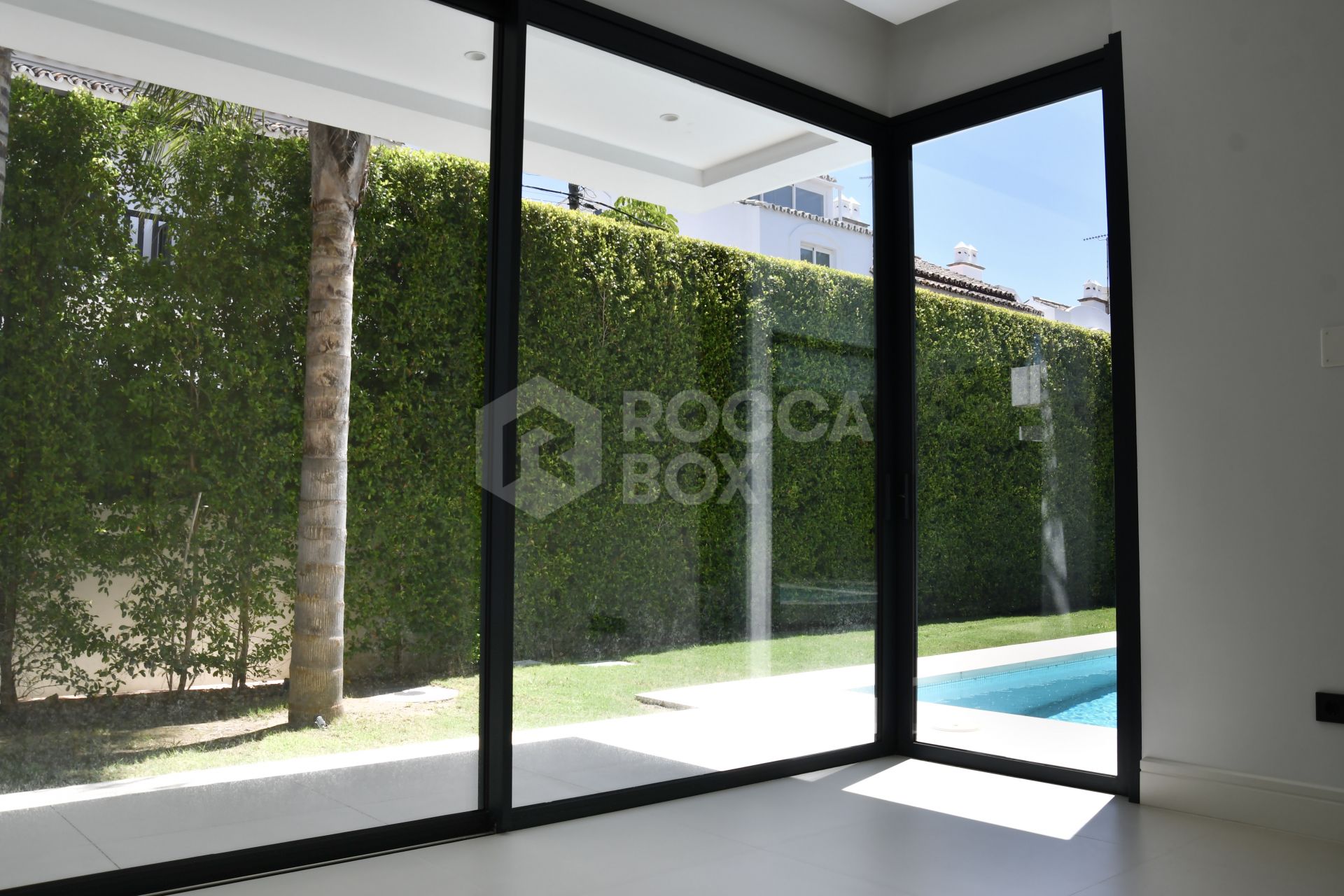 Luxury Brand New Villa, Golden Mile