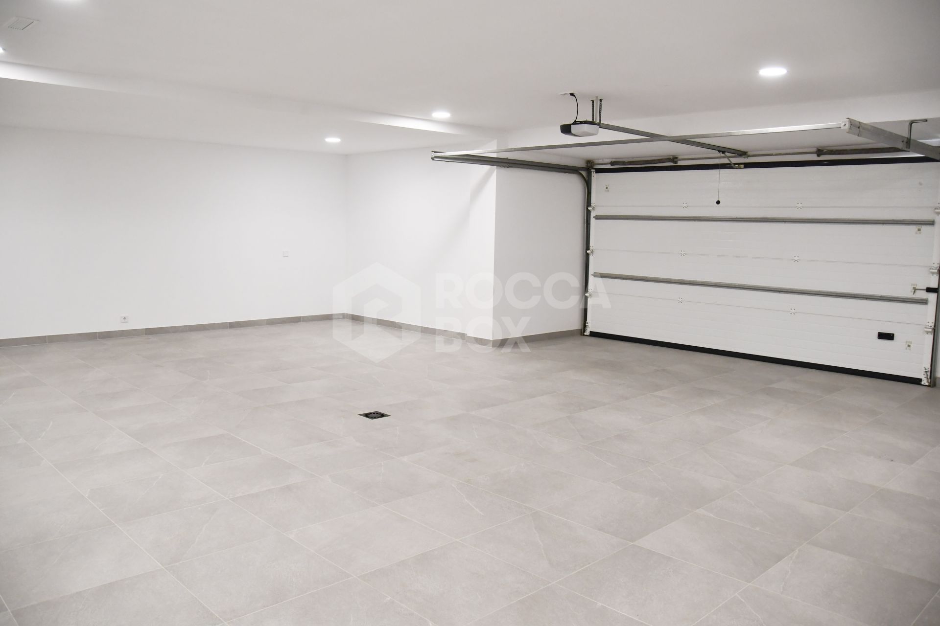 EXCLUSIVE DETACHED VILLAS IN LOMAS DE MARBELLA CLUB