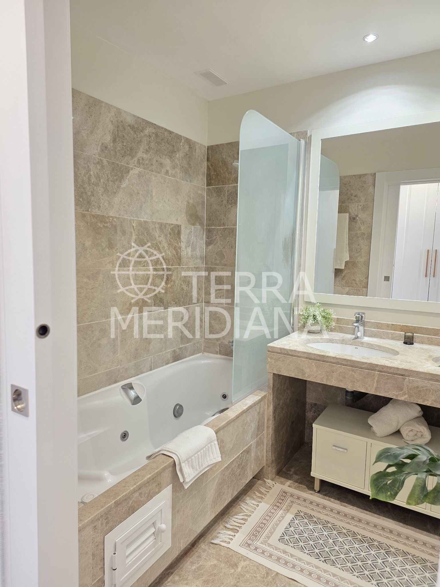 Duplex in Santa Clara, Marbella