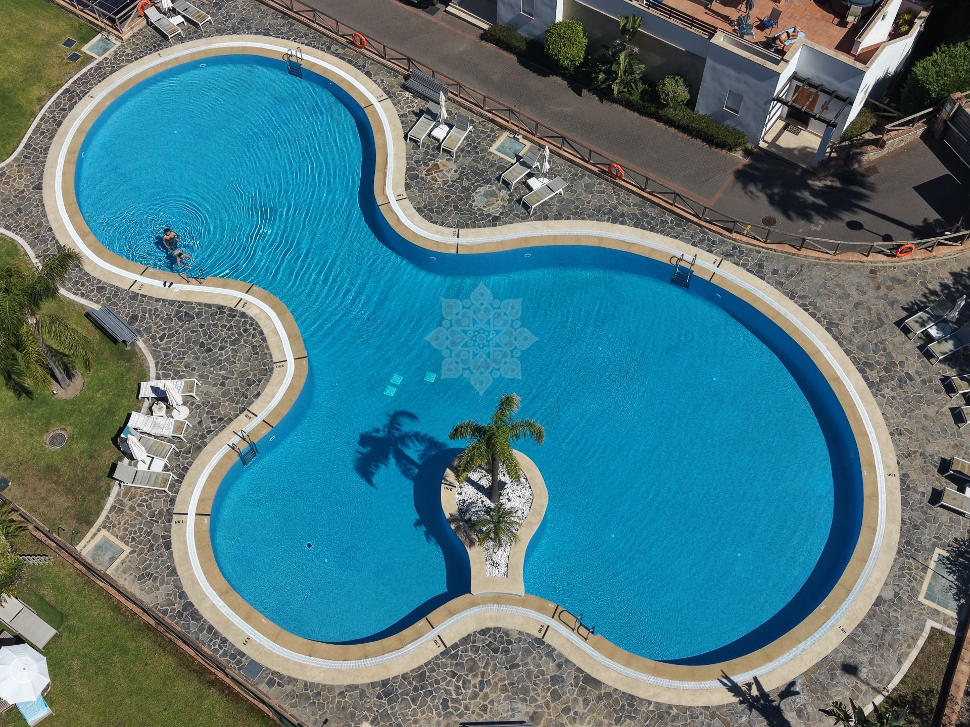 Duplex in Santa Clara, Marbella