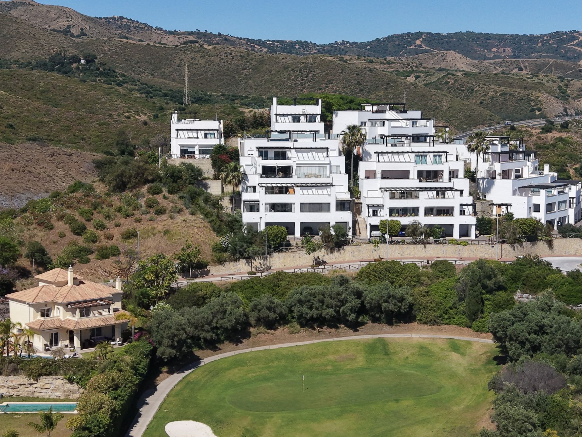 Duplex in Santa Clara, Marbella