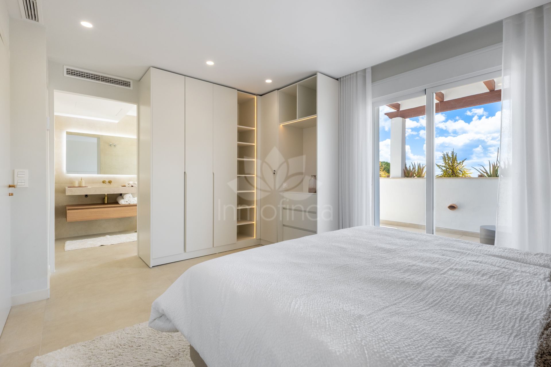 Duplex Penthouse in Nueva Andalucia, Marbella
