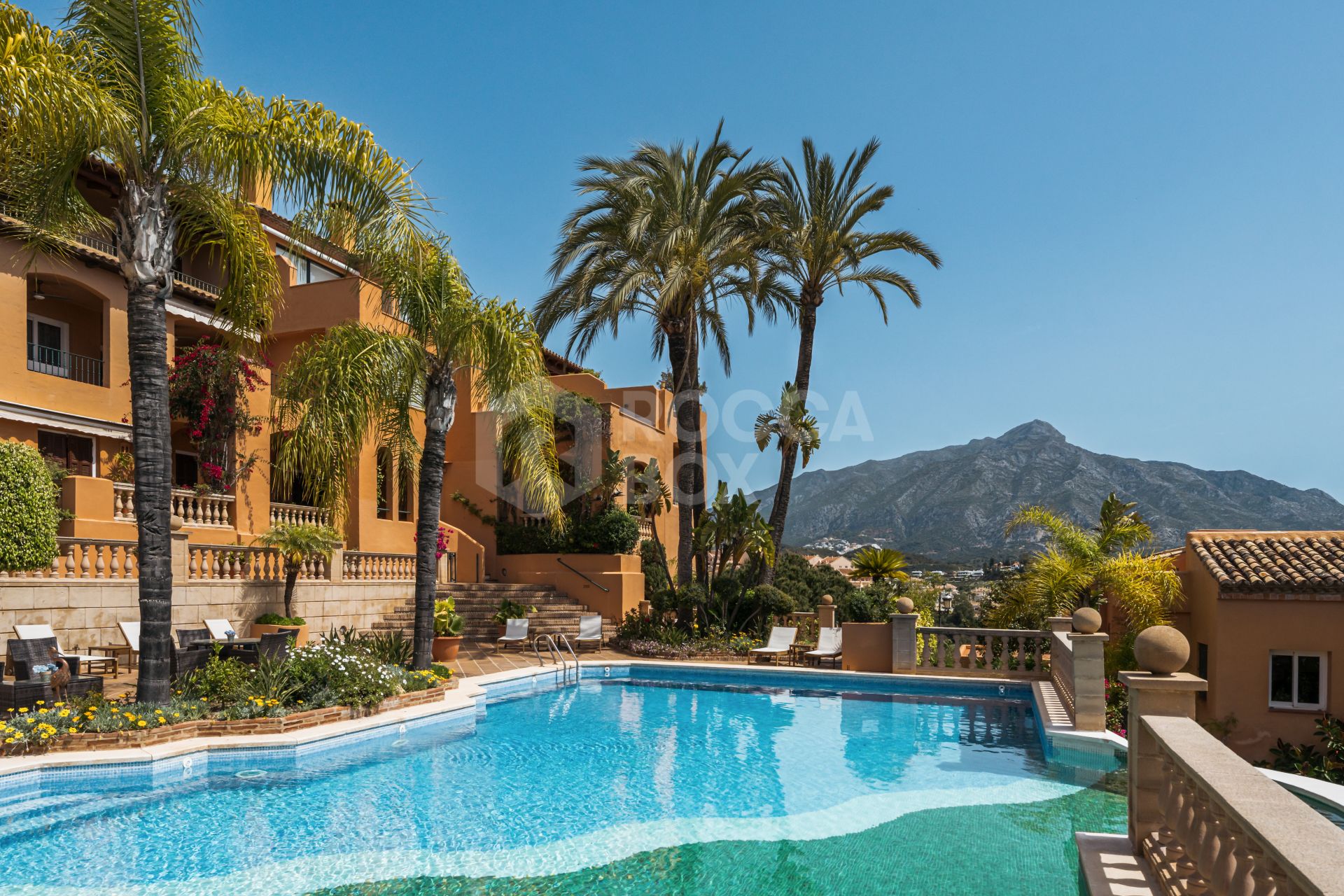 Artful 4-Bedroom Elevated Ground Floor Apartment with Panoramic Sea Views in Les Belvederes, La Cerquilla – Nueva Andalucía