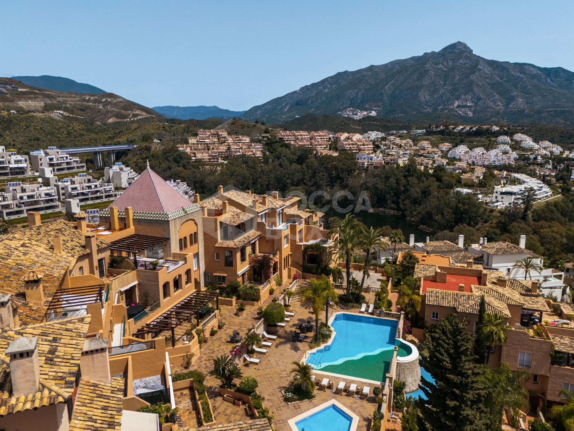 Artful 4-Bedroom Elevated Ground Floor Apartment with Panoramic Sea Views in Les Belvederes, La Cerquilla – Nueva Andalucía