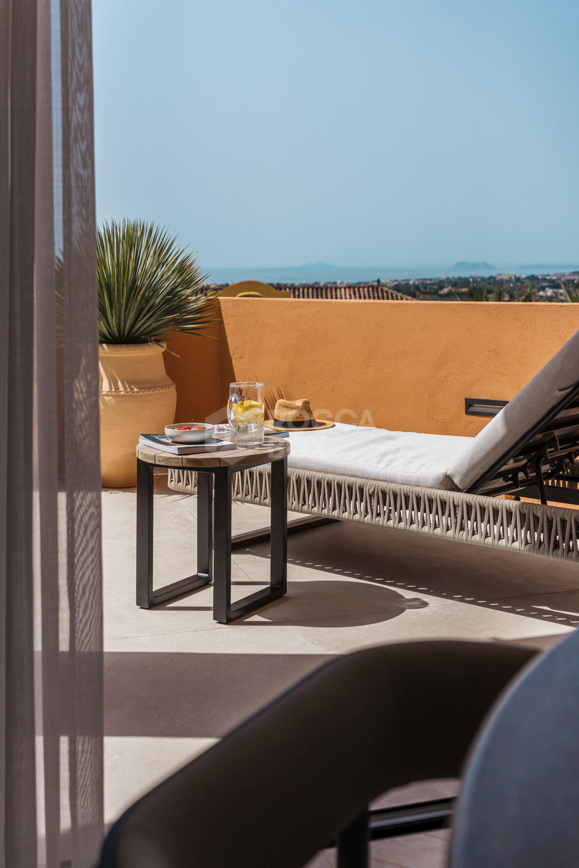 Artful 4-Bedroom Elevated Ground Floor Apartment with Panoramic Sea Views in Les Belvederes, La Cerquilla – Nueva Andalucía