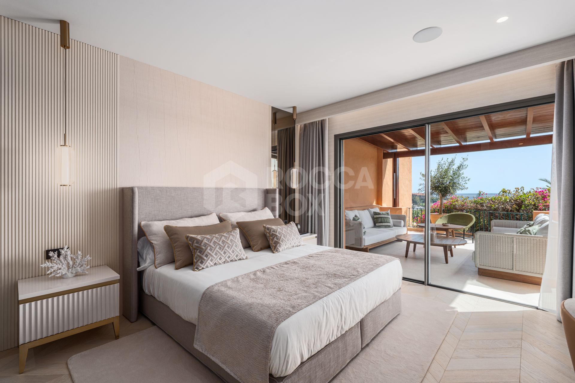 Artful 4-Bedroom Elevated Ground Floor Apartment with Panoramic Sea Views in Les Belvederes, La Cerquilla – Nueva Andalucía