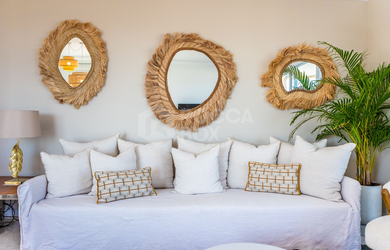 An exceptional 3-bedroom penthouse in the heart of Puerto Banús, offering one of the best terraces and panoramic views in the area.