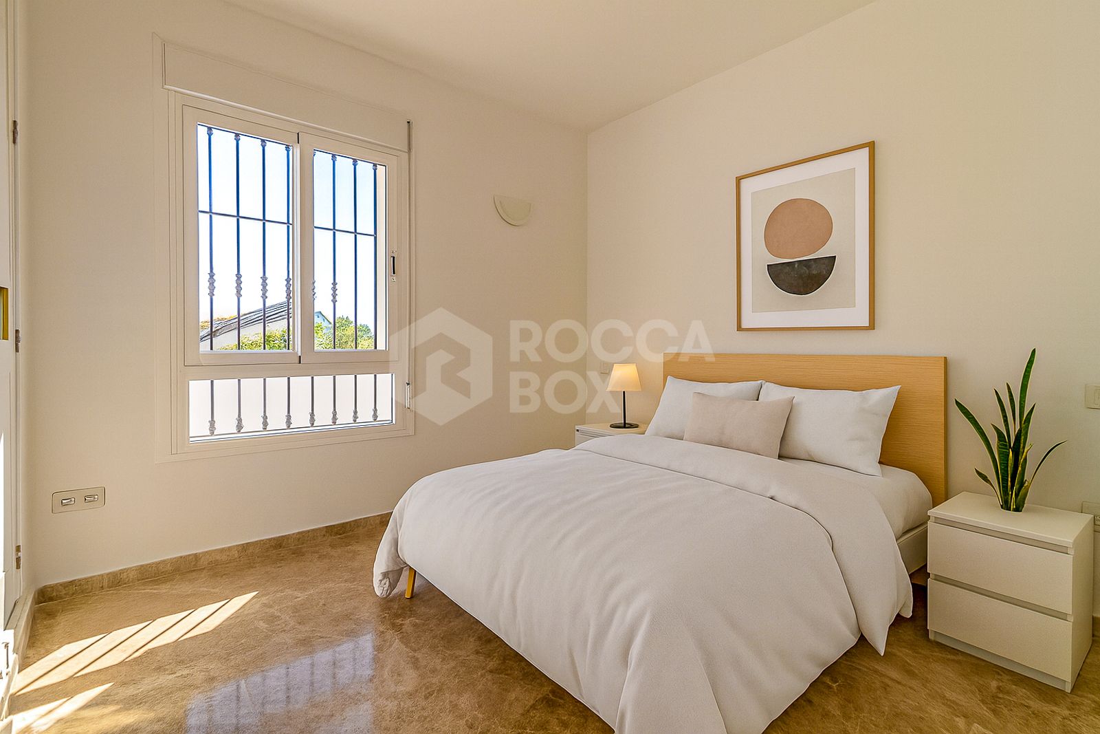 Bright Duplex Penthouse with Solarium and Excellent Views