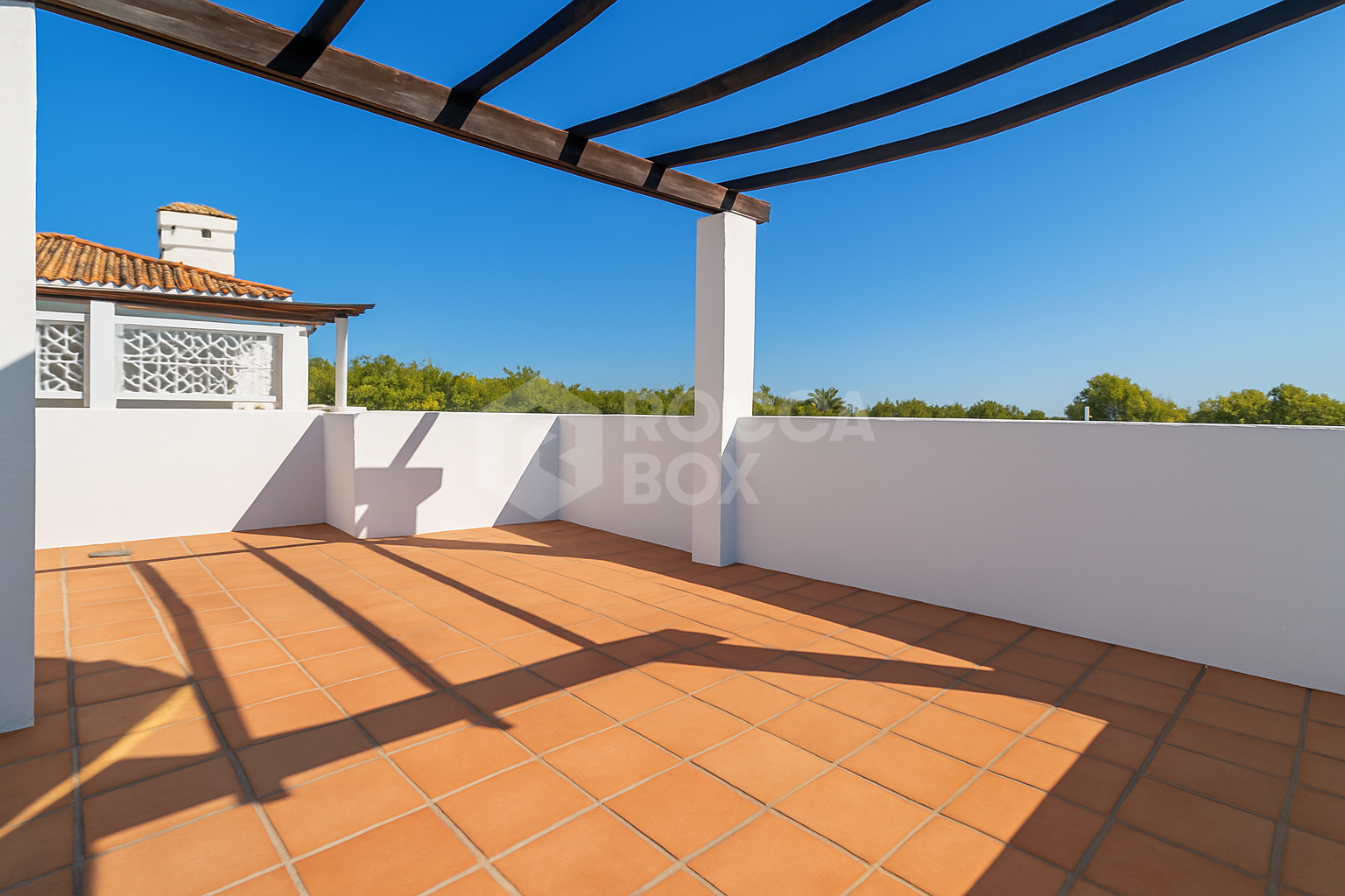 Bright Duplex Penthouse with Solarium and Excellent Views