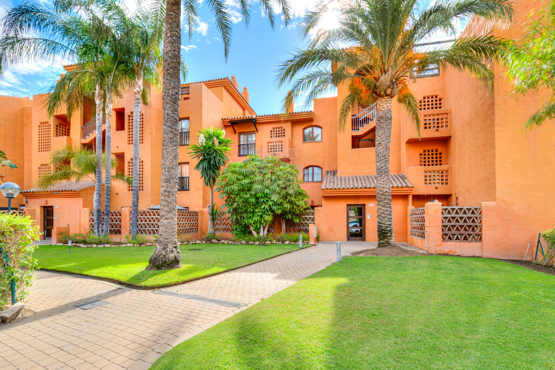 Apartment in Gazules del Sol, Benahavis