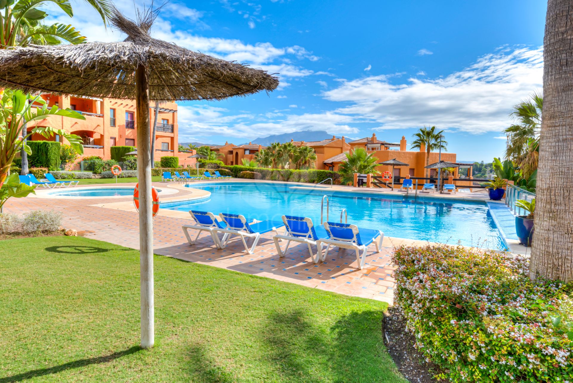 Apartment in Gazules del Sol, Benahavis