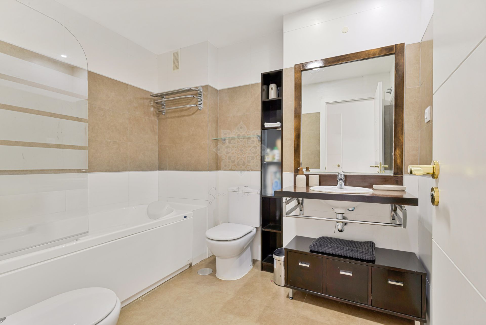 Apartment in Gazules del Sol, Benahavis