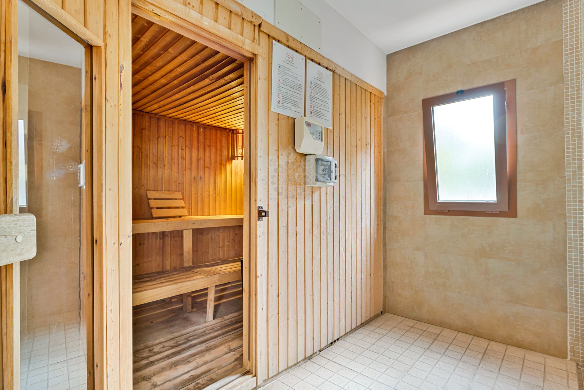 Apartment in Gazules del Sol, Benahavis