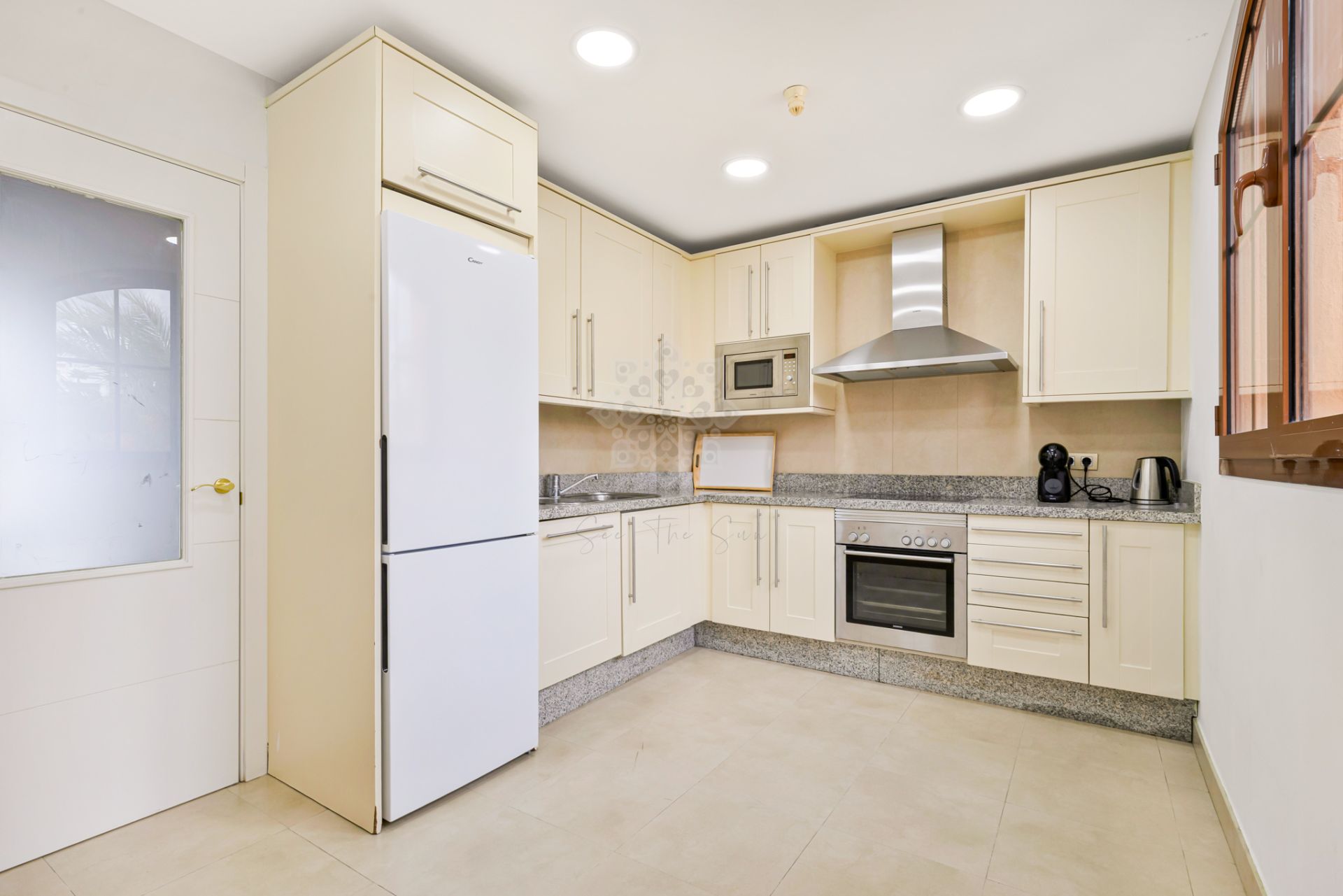 Apartment in Gazules del Sol, Benahavis