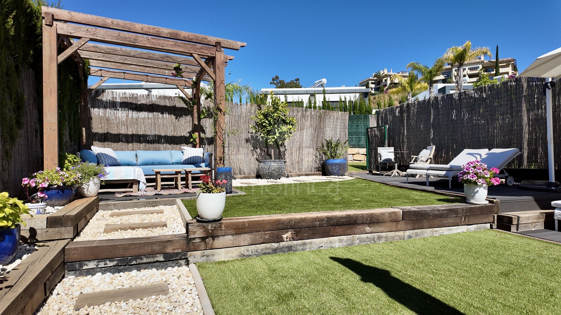 Pareado en Oasis22, Estepona