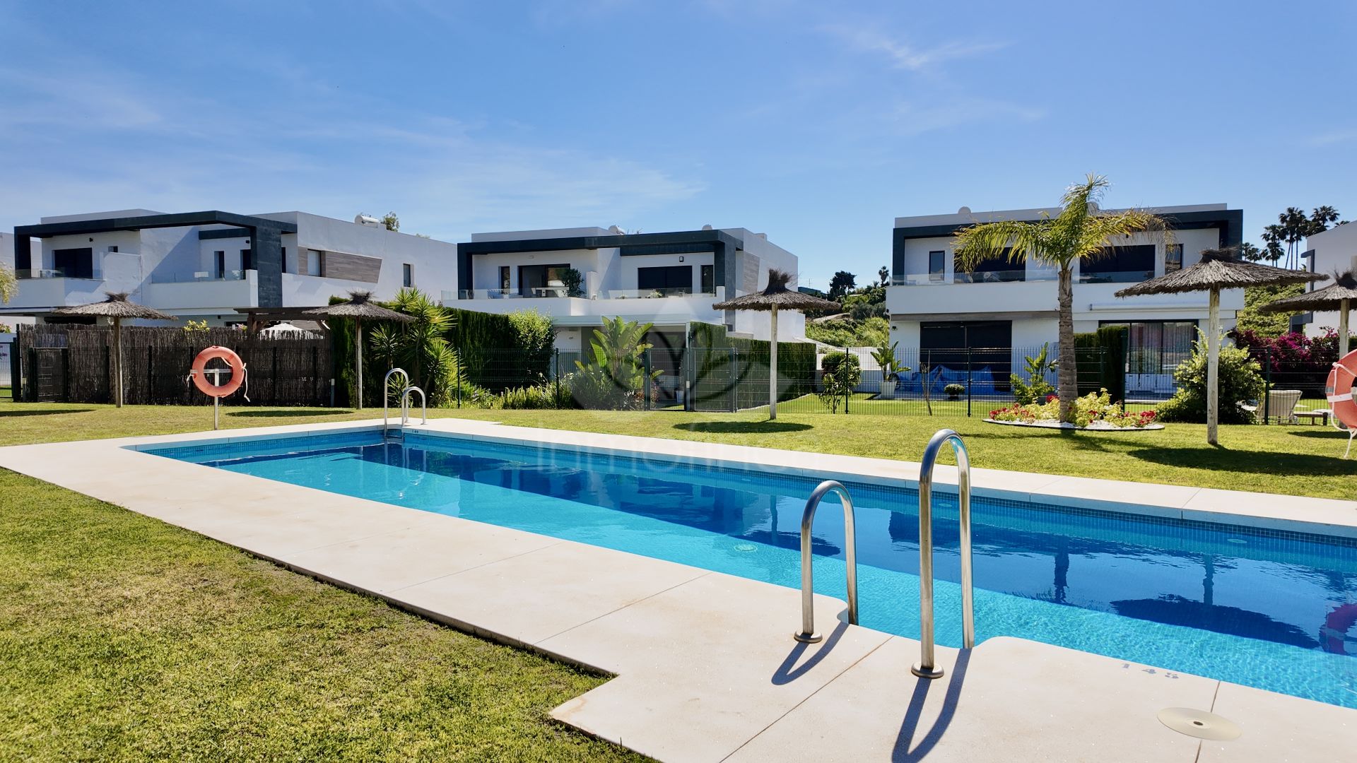 Pareado en Oasis22, Estepona