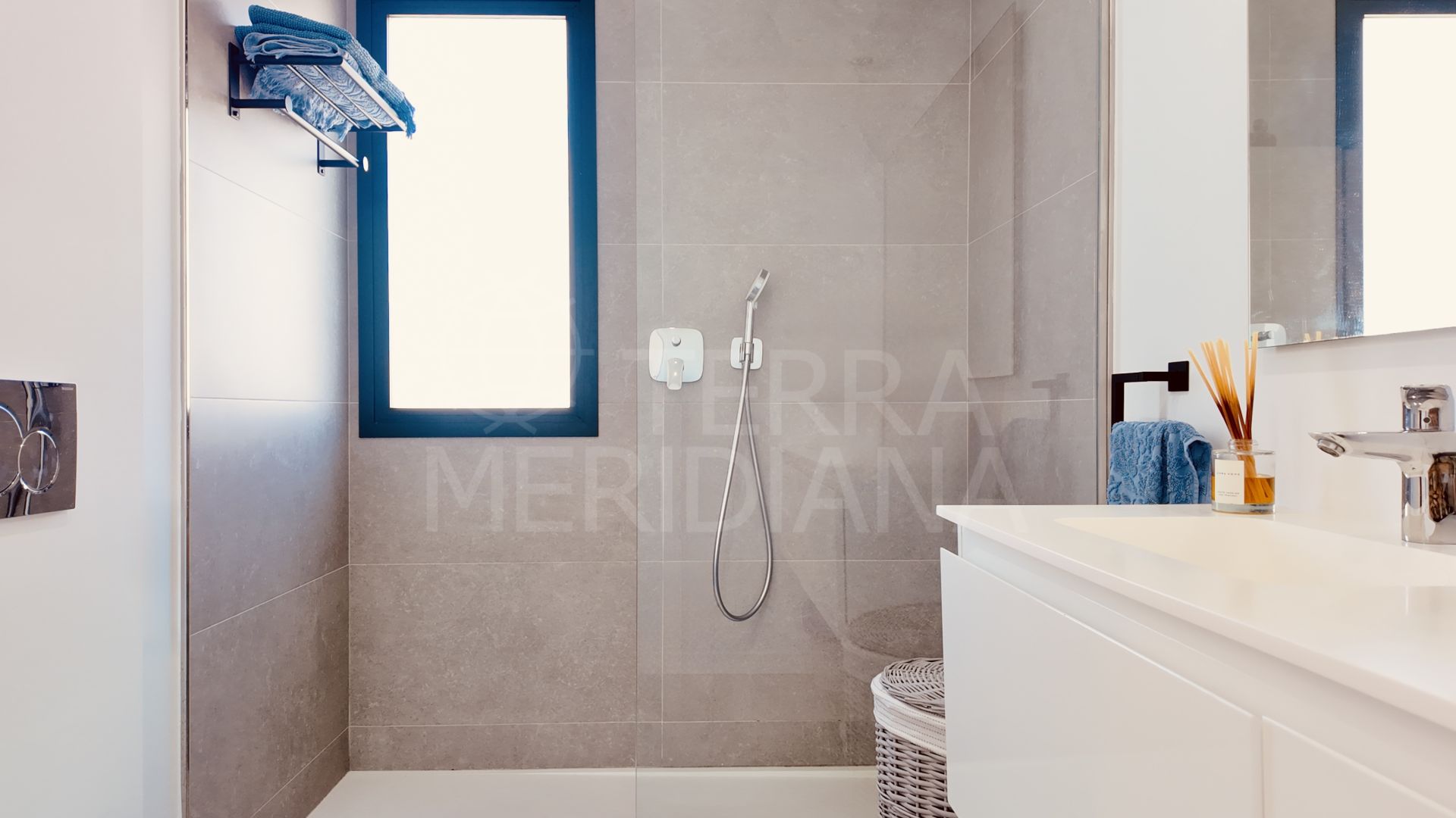 Semi Detached House in Oasis22, Estepona