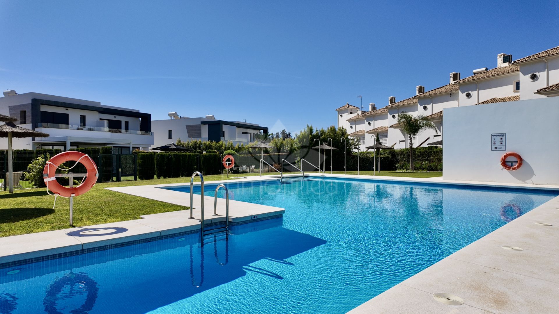 Pareado en Oasis22, Estepona