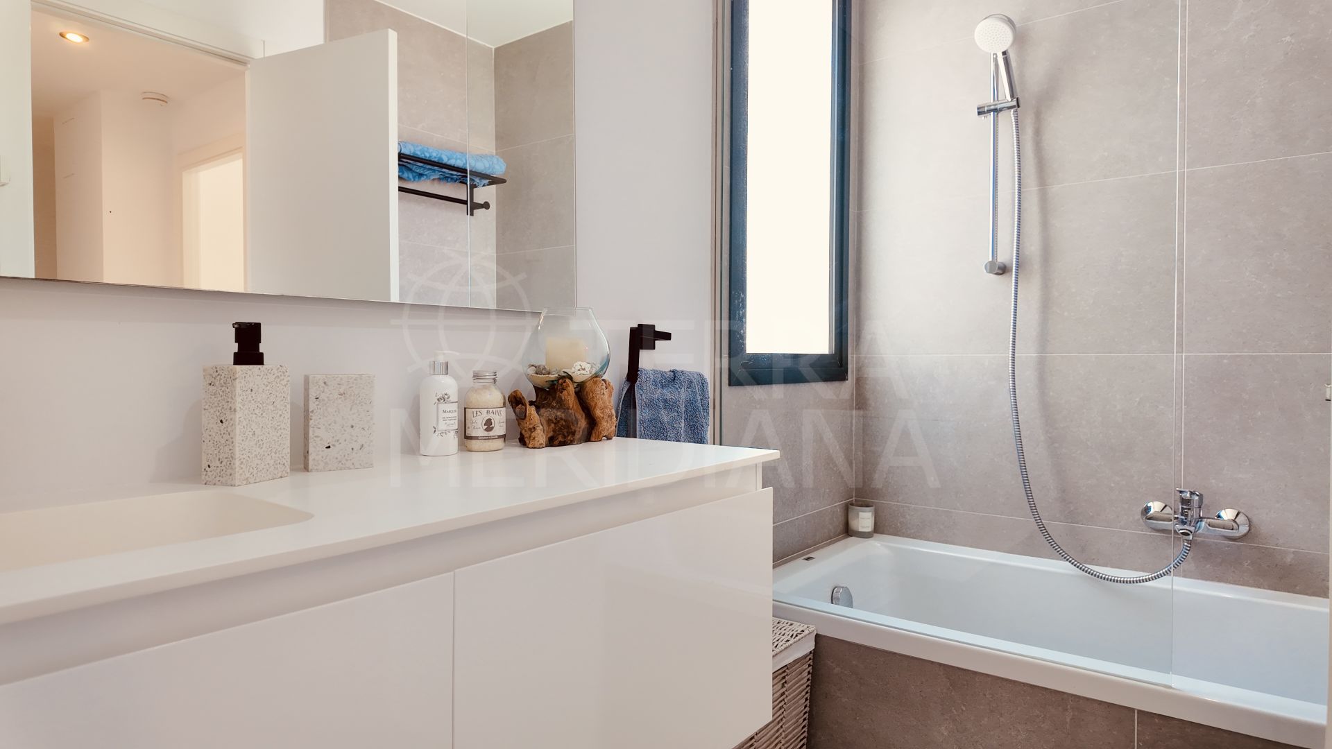 Semi Detached House in Oasis22, Estepona