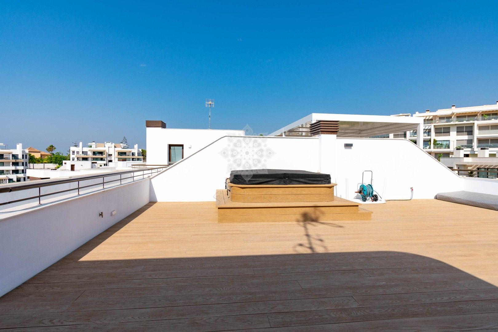Duplex Penthouse in Las Mesas, Estepona