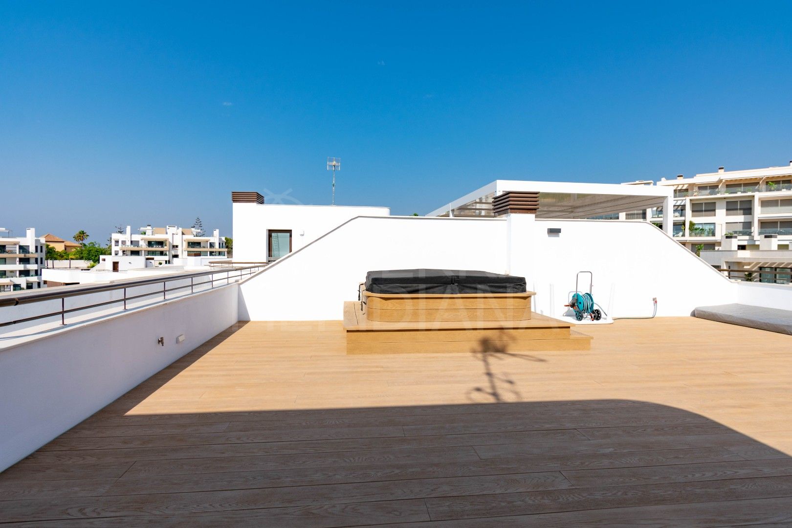 Duplex Penthouse in Las Mesas, Estepona
