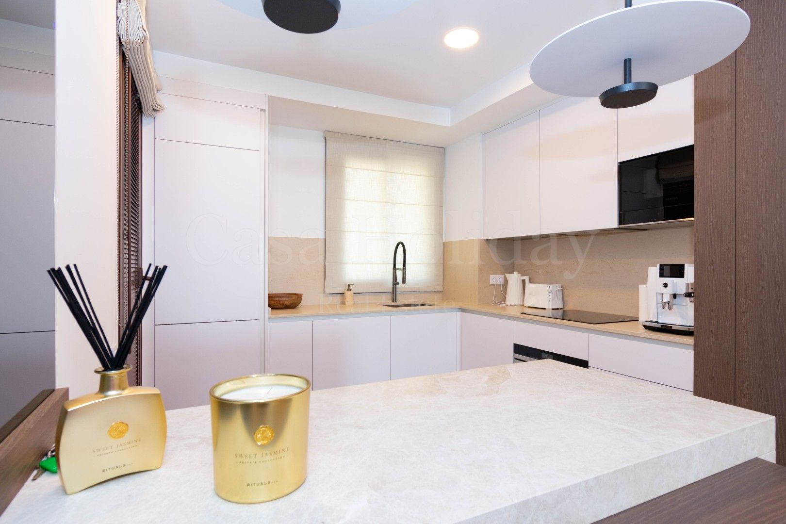 Duplex Penthouse in Las Mesas, Estepona