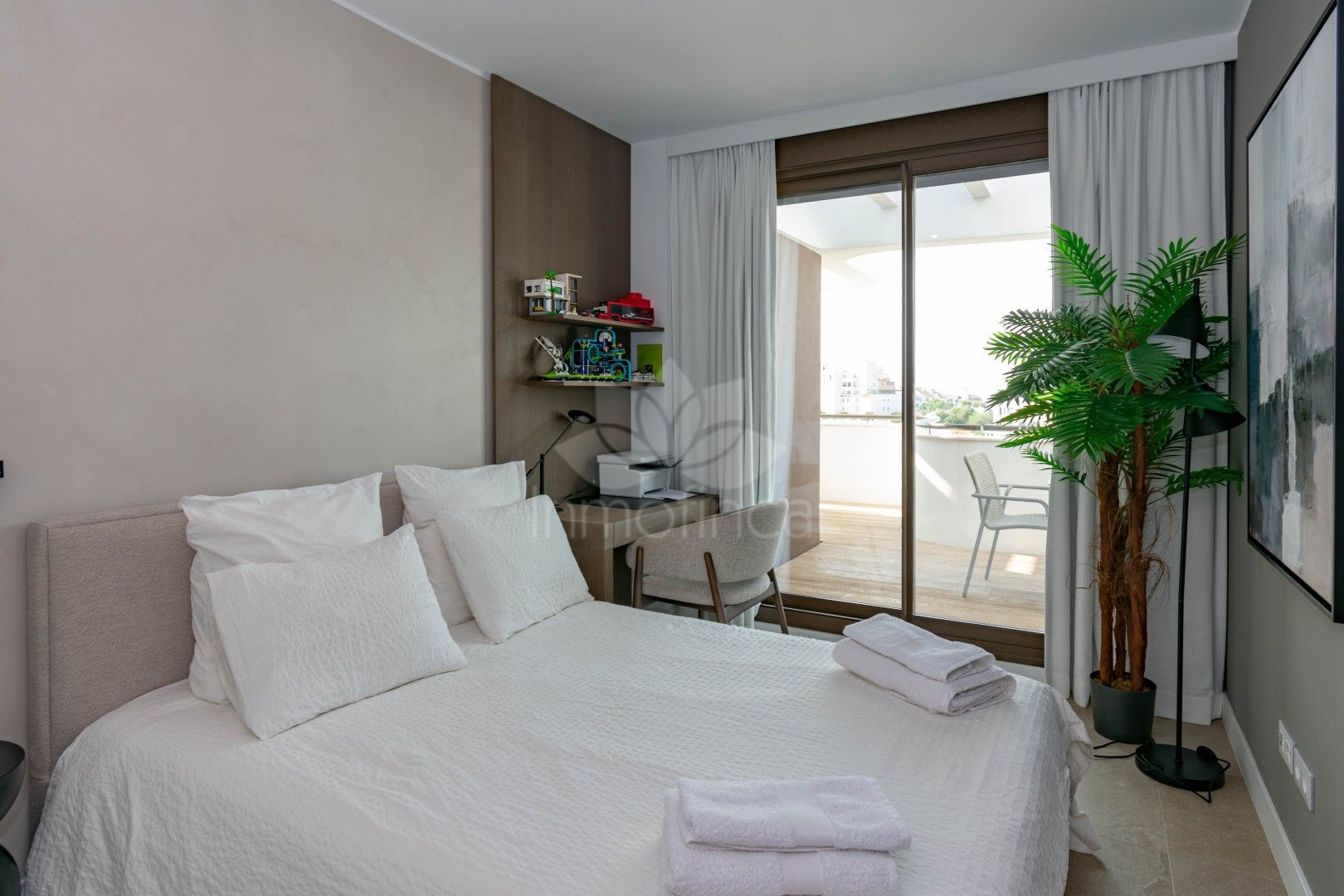 Duplex Penthouse in Las Mesas, Estepona