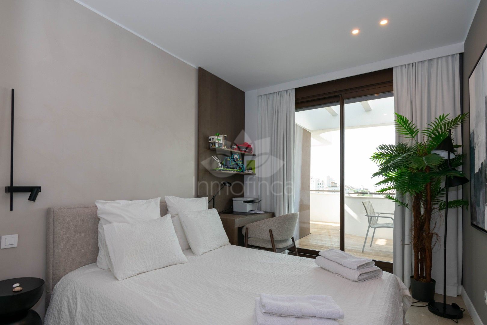 Duplex Penthouse in Las Mesas, Estepona