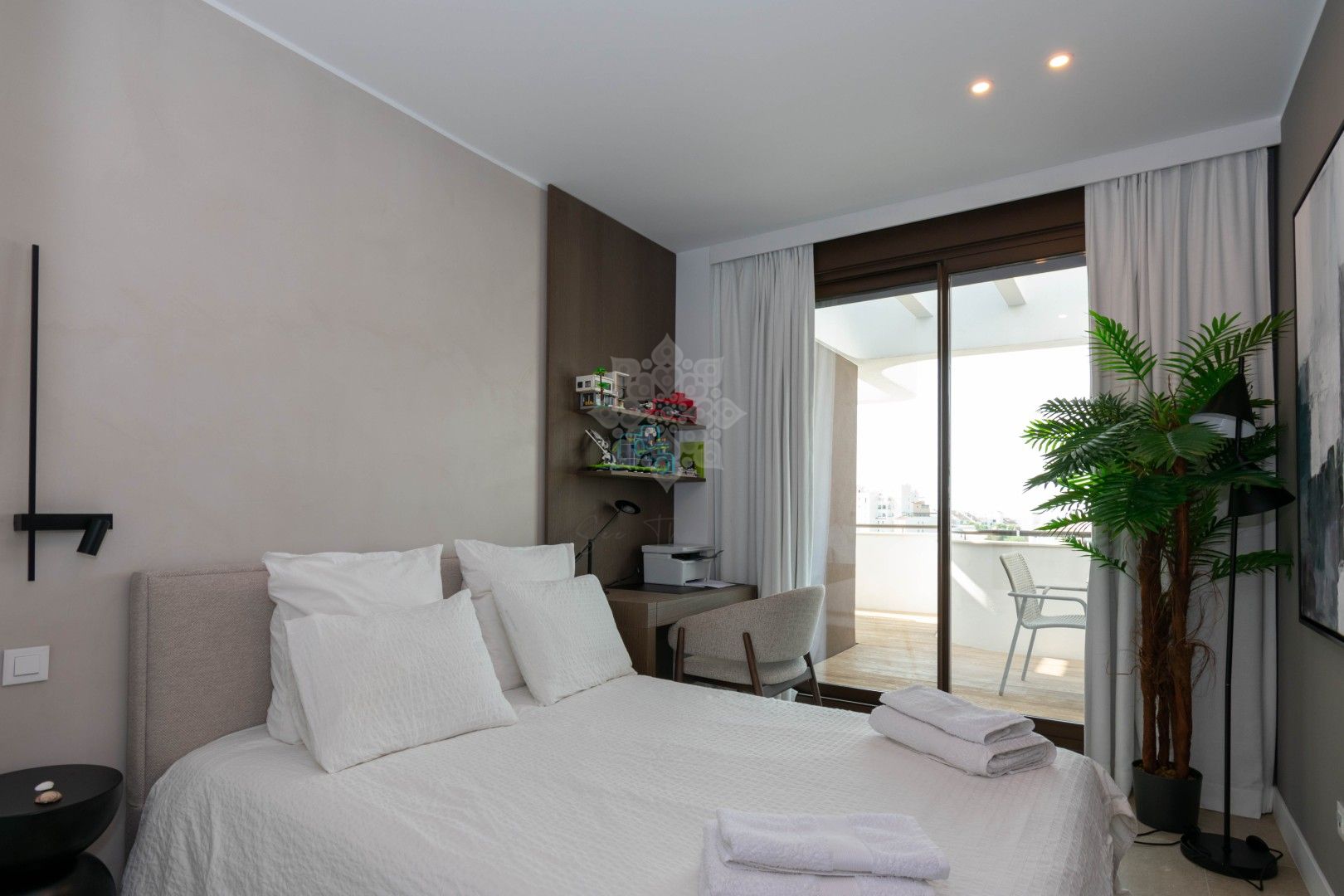Duplex Penthouse in Las Mesas, Estepona