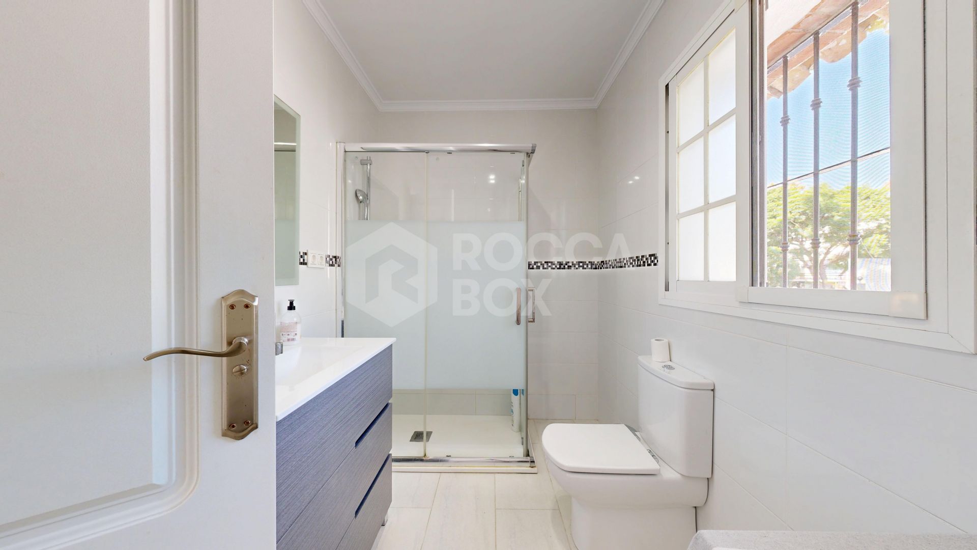 UNIQUE OPPORTUNITY: Exclusive Luxury Home for Sale in Río Verde Playa, Marbella’s Golden Mile